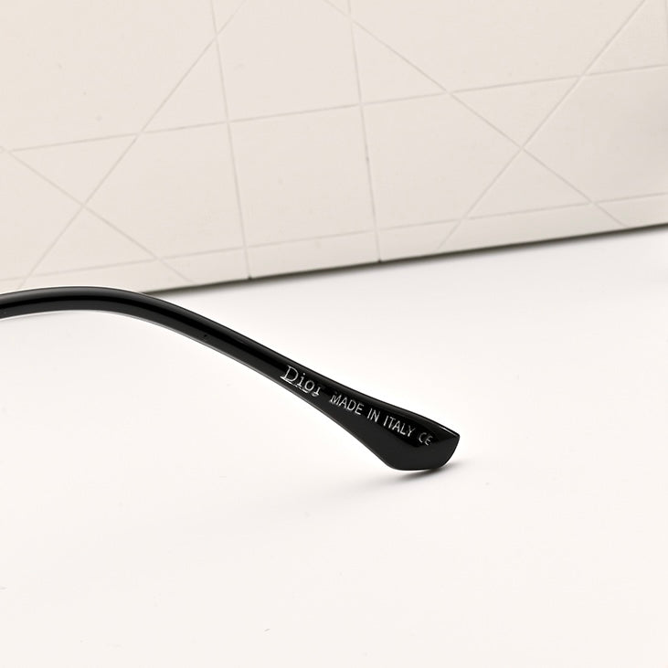 Classic Sunglasses - 140