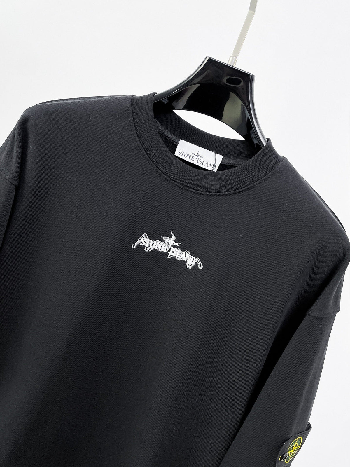 Classic Sweatshirt - 04