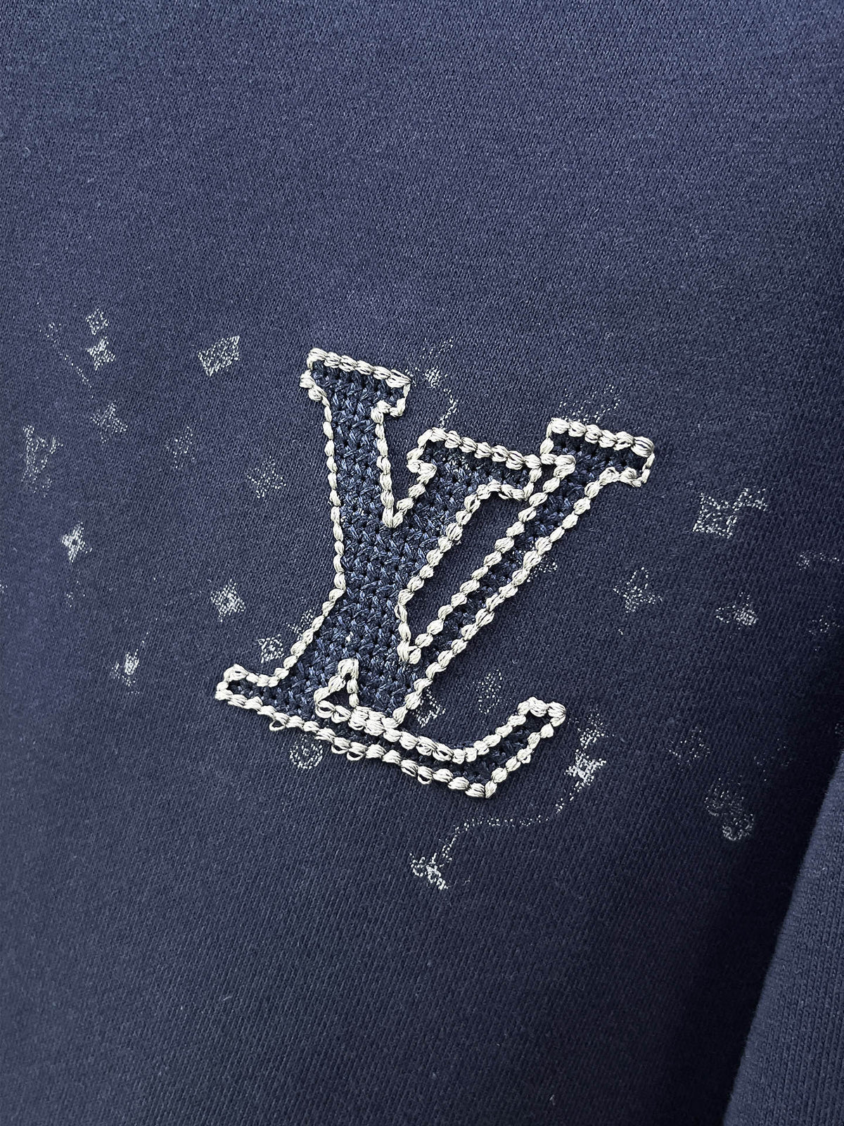 Classic Sweatshirt - 09
