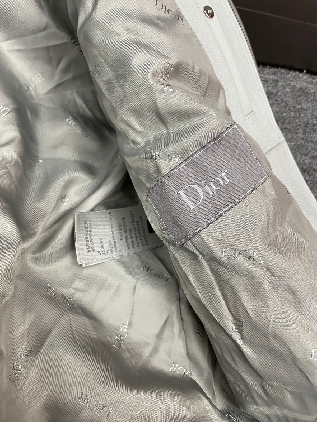 High-End Custom Jacket - 573