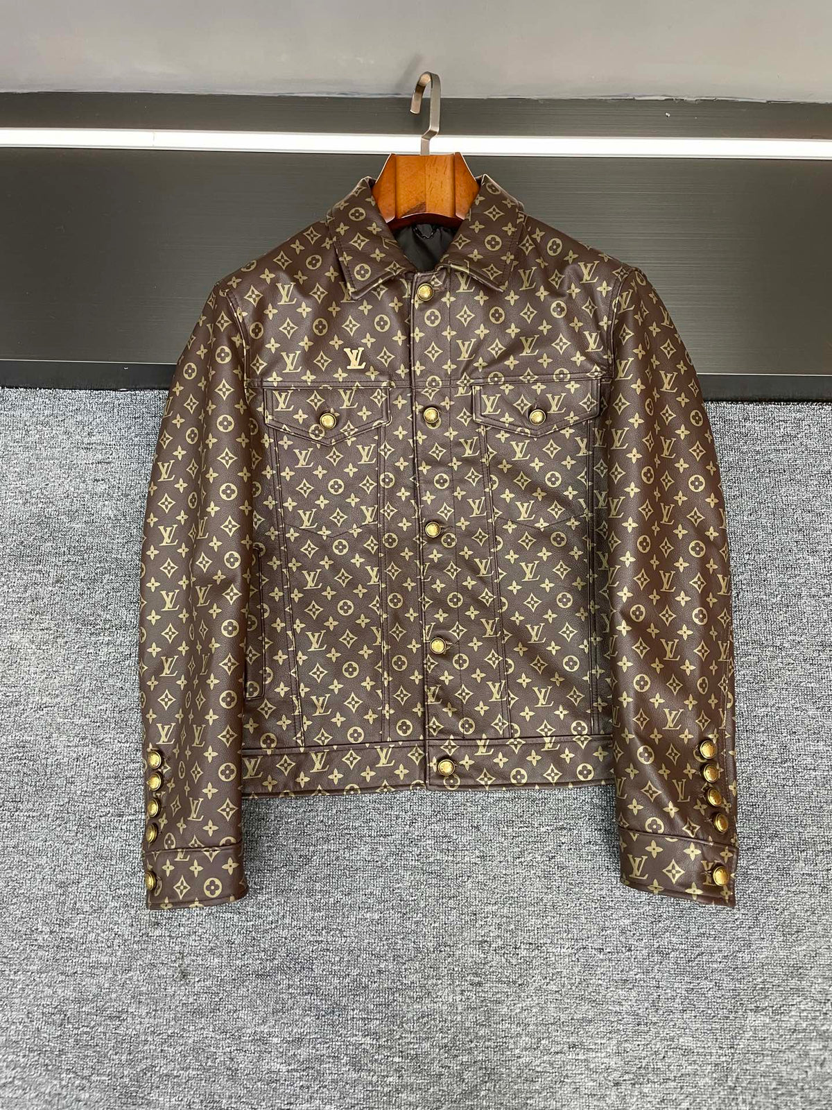 High-End Custom Jacket - 572
