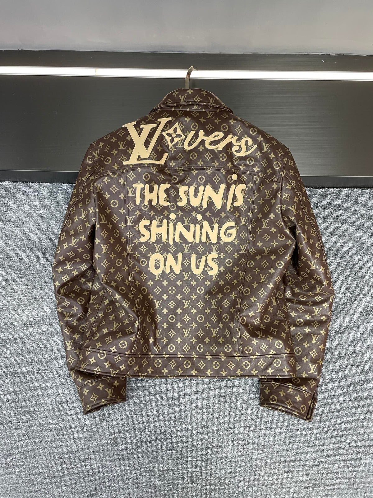 High-End Custom Jacket - 572