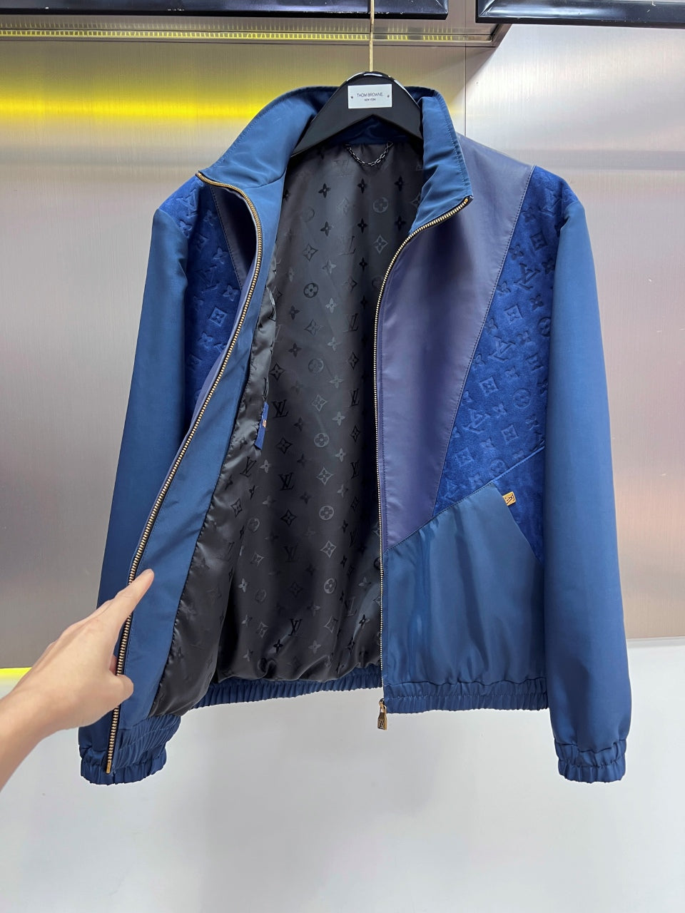 High-End Custom Jacket - 671
