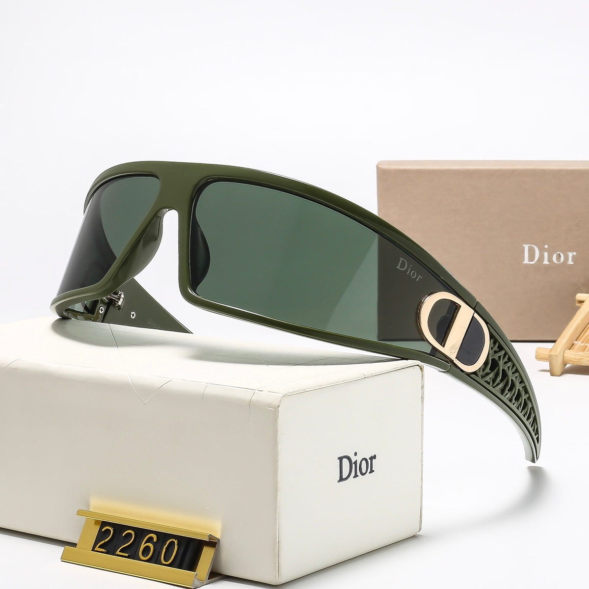 Fashion Eyewear: Elevate Your Style with Exquisite Craftsmanship-548