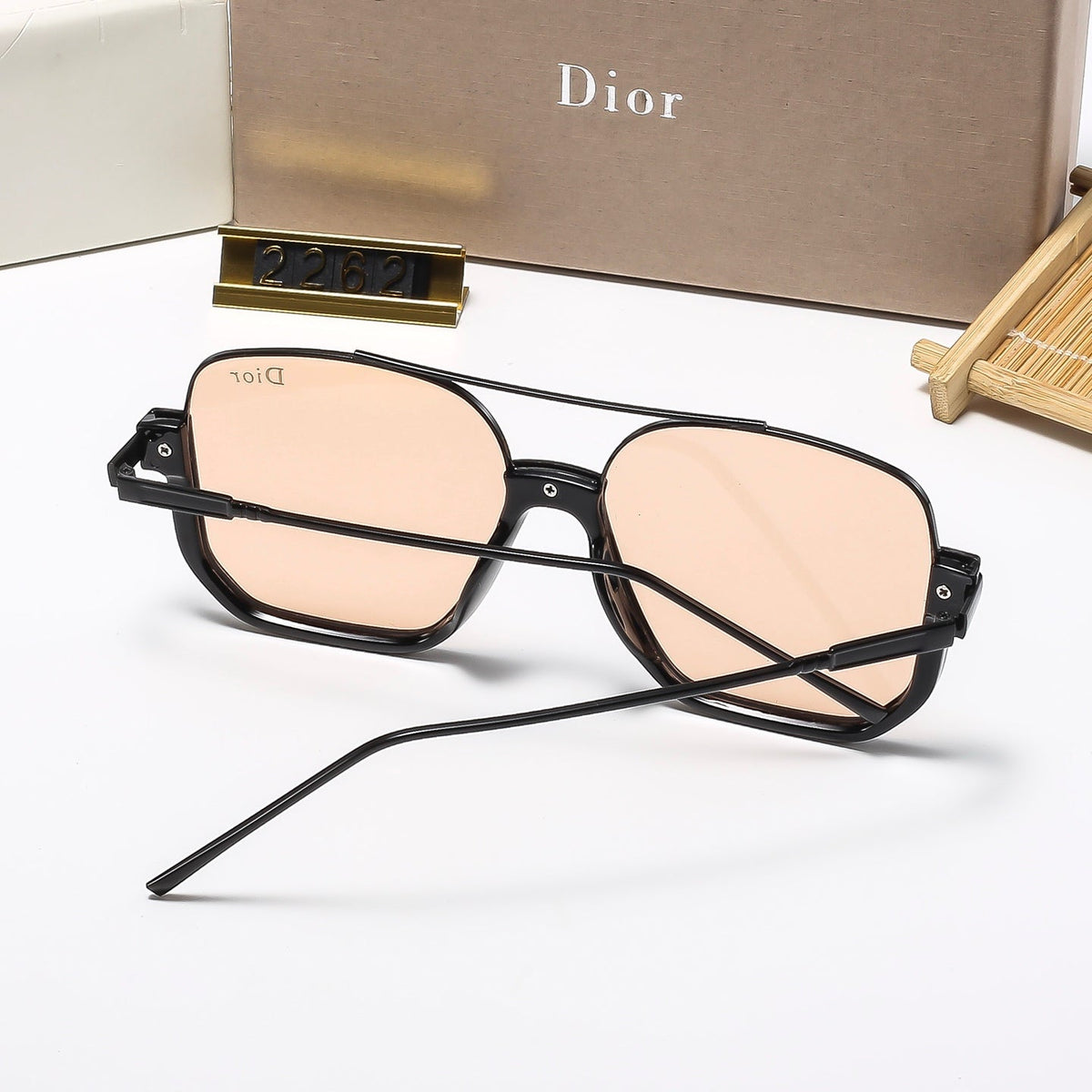 Fashion Eyewear: Elevate Your Style with Exquisite Craftsmanship-549