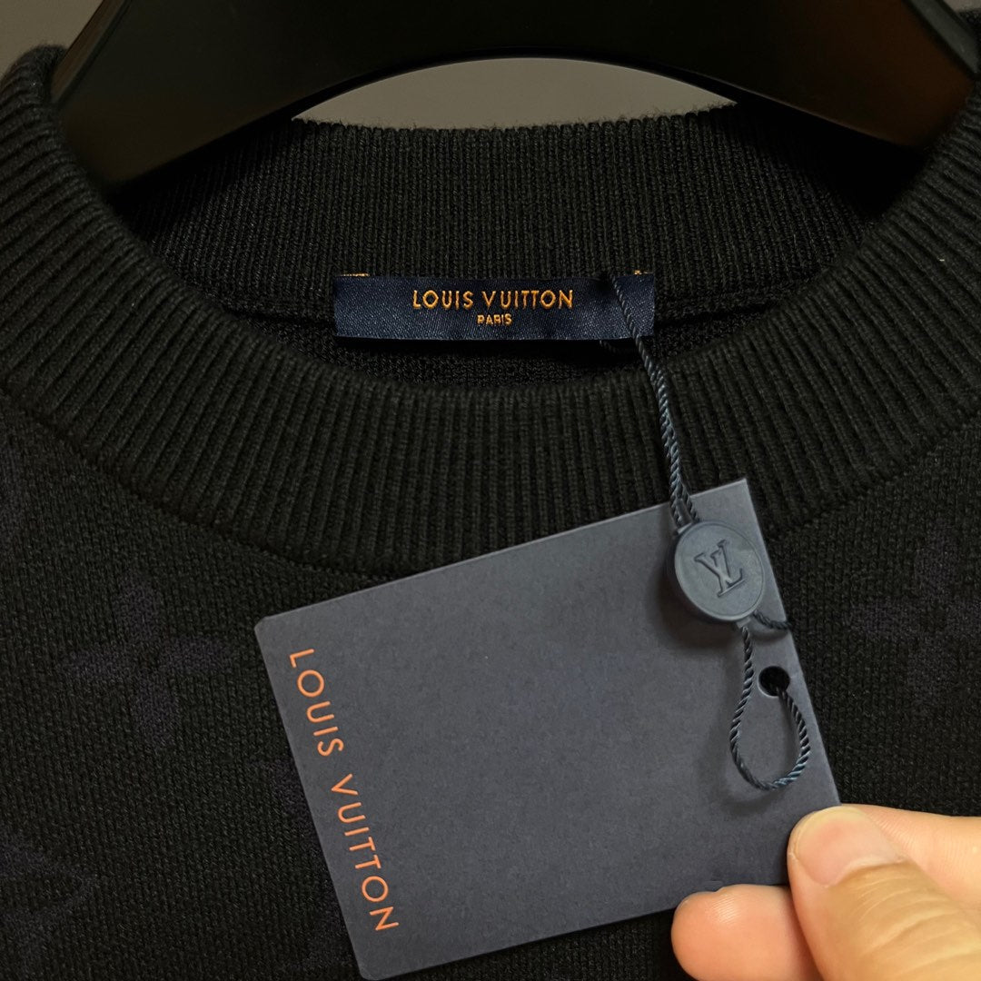 Classic Fashion Sweater-1002