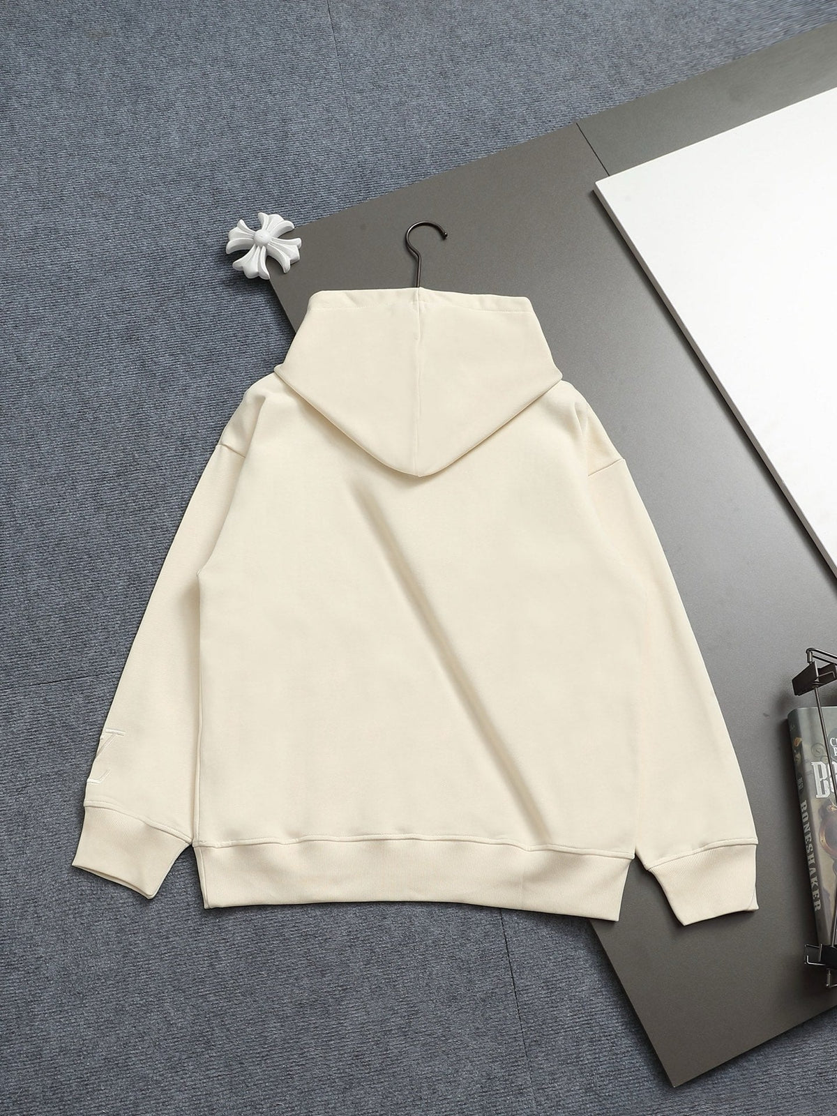 Classic Fit Hoodie-1011