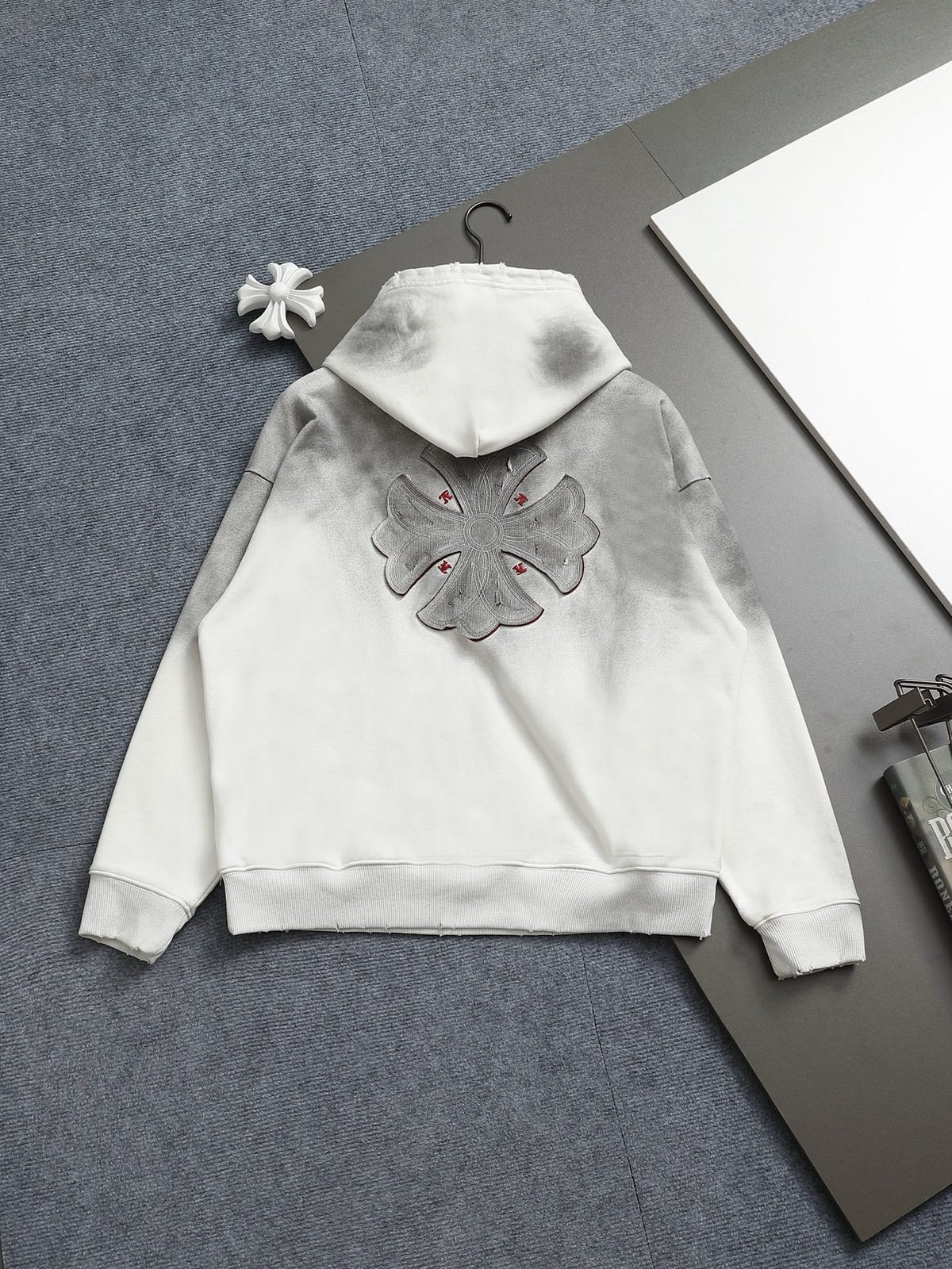 Classic Fit Hoodie-1014