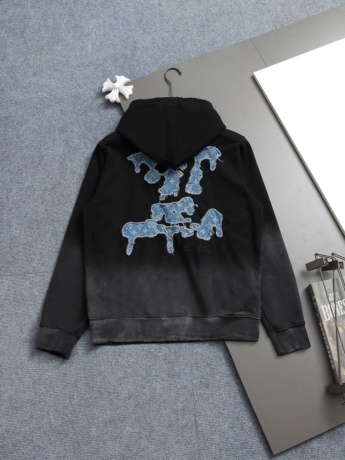 Classic Fit Hoodie-1019