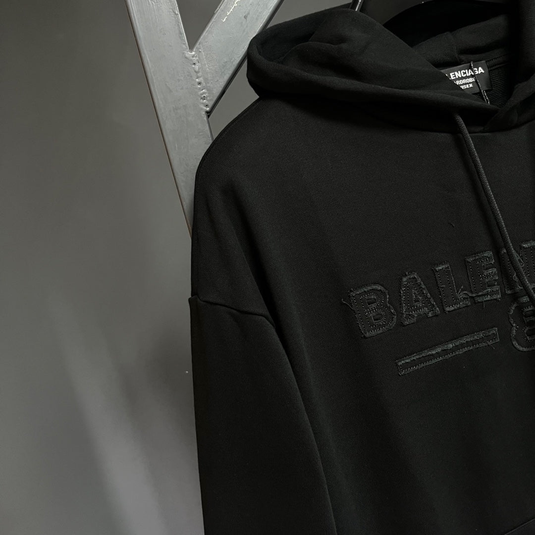 Classic Fit Hoodie-1020