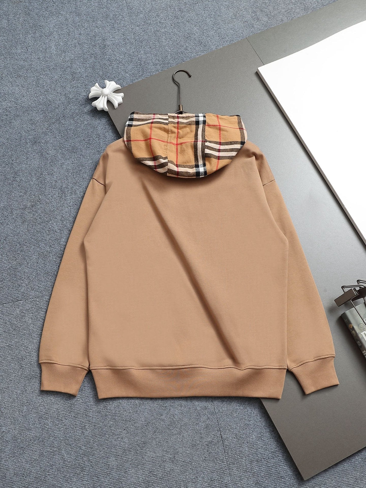 Classic Fit Hoodie-1030