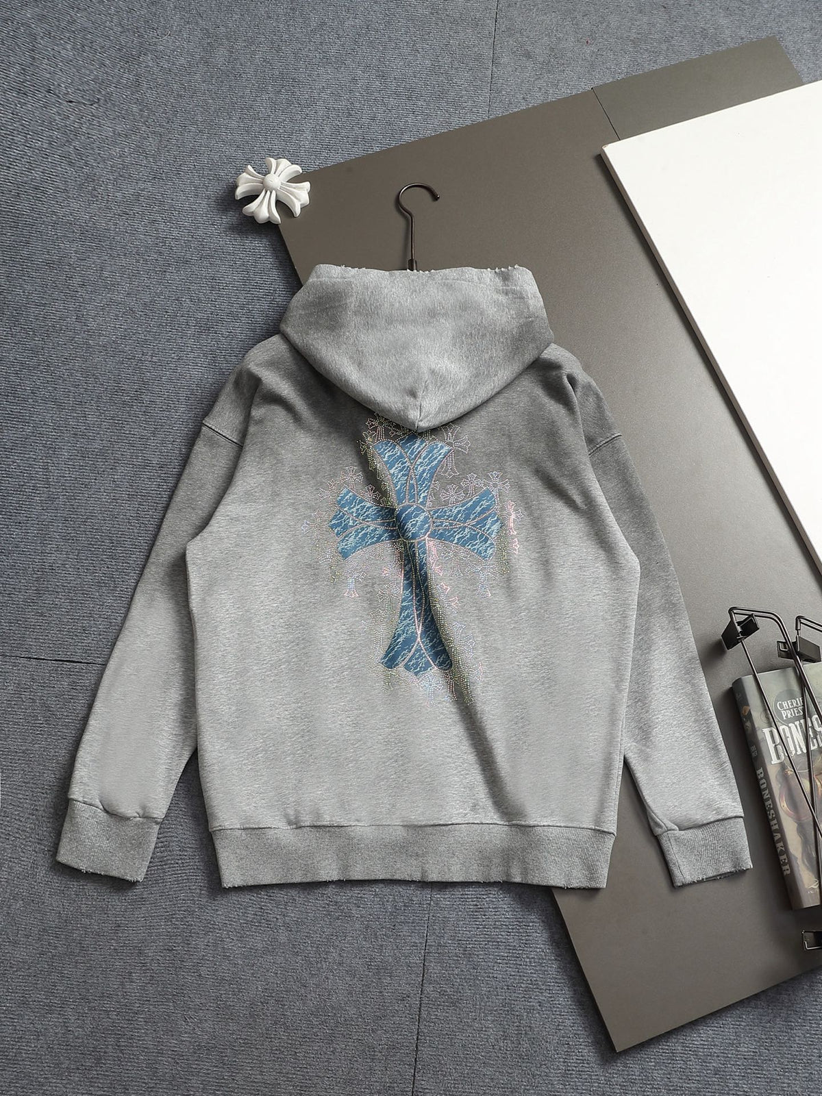 Classic Fit Hoodie-1109