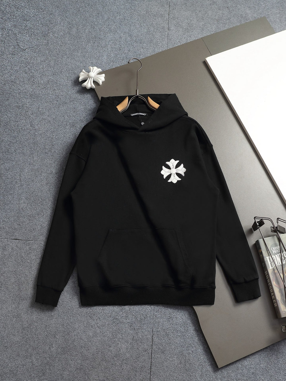 Classic Fit Hoodie-1118