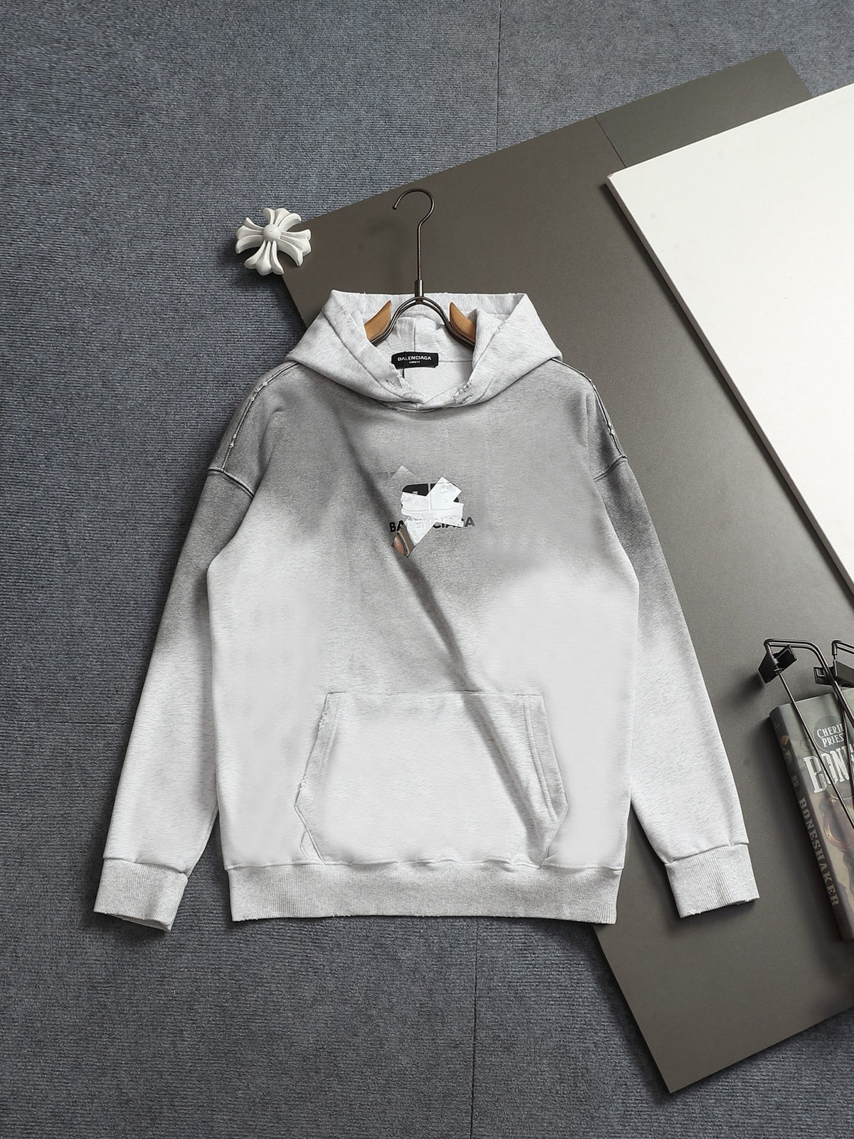 Classic Fit Hoodie-1124