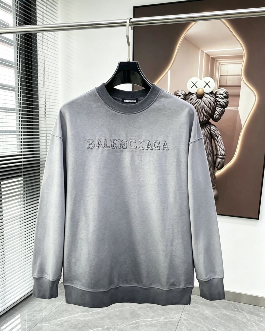 Classic Sweatshirt - 05