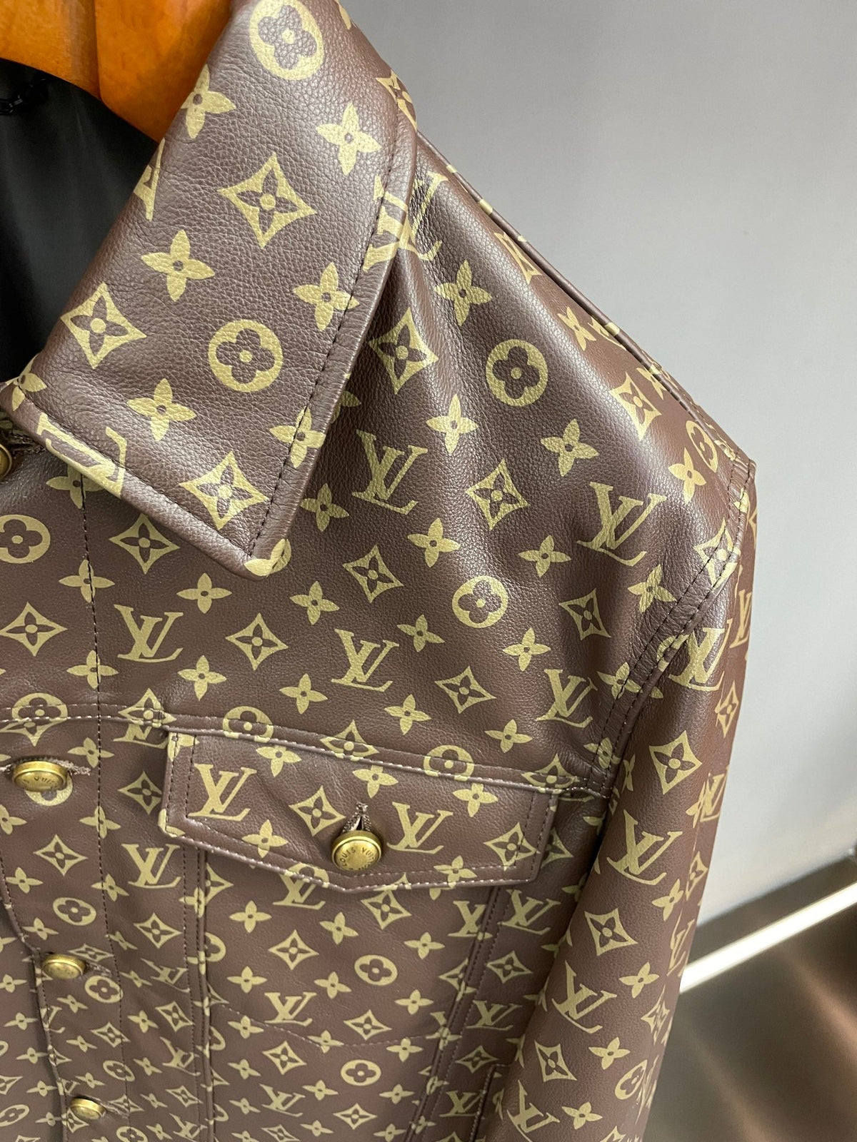 High-End Custom Jacket - 572