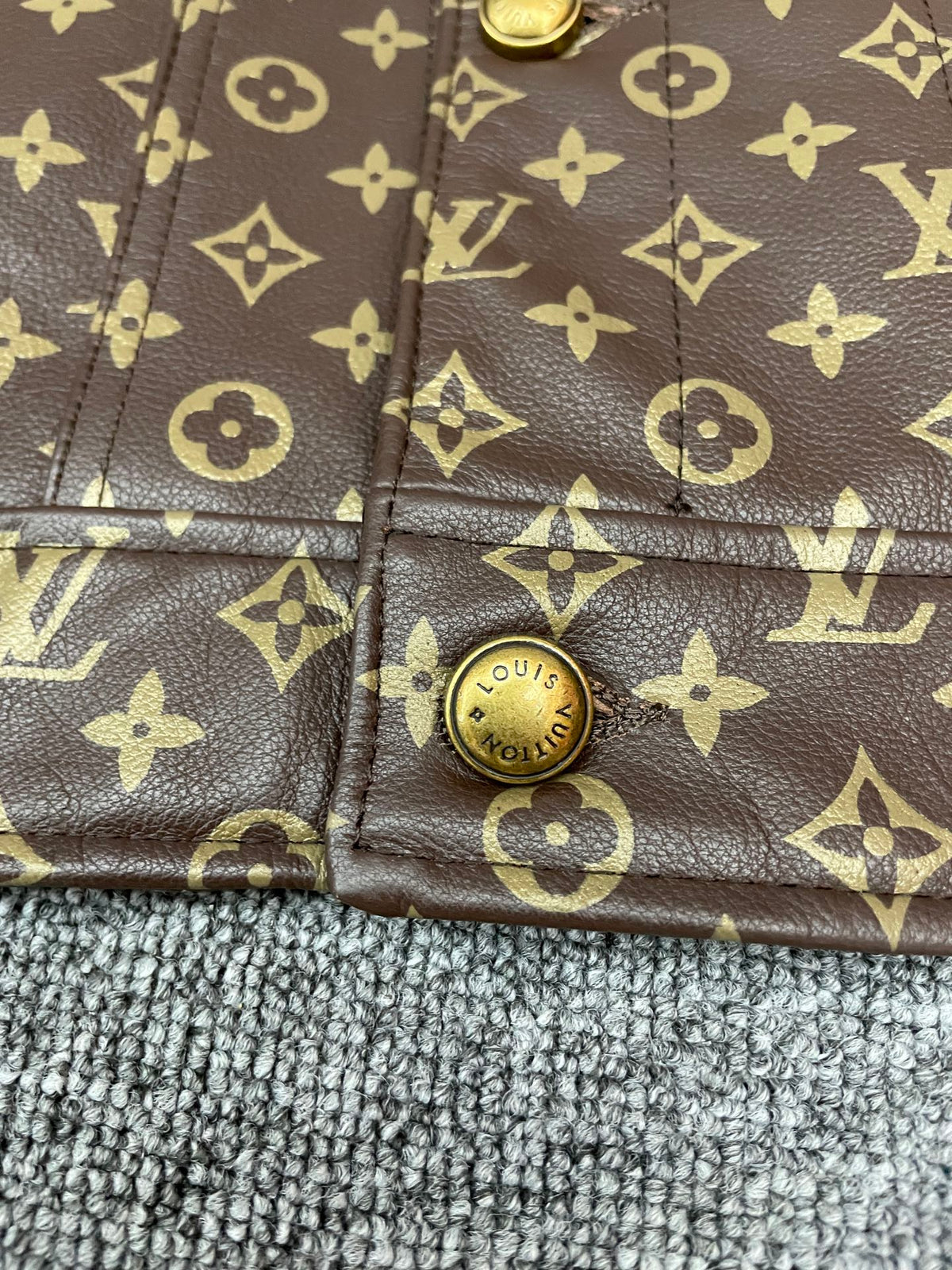 High-End Custom Jacket - 572