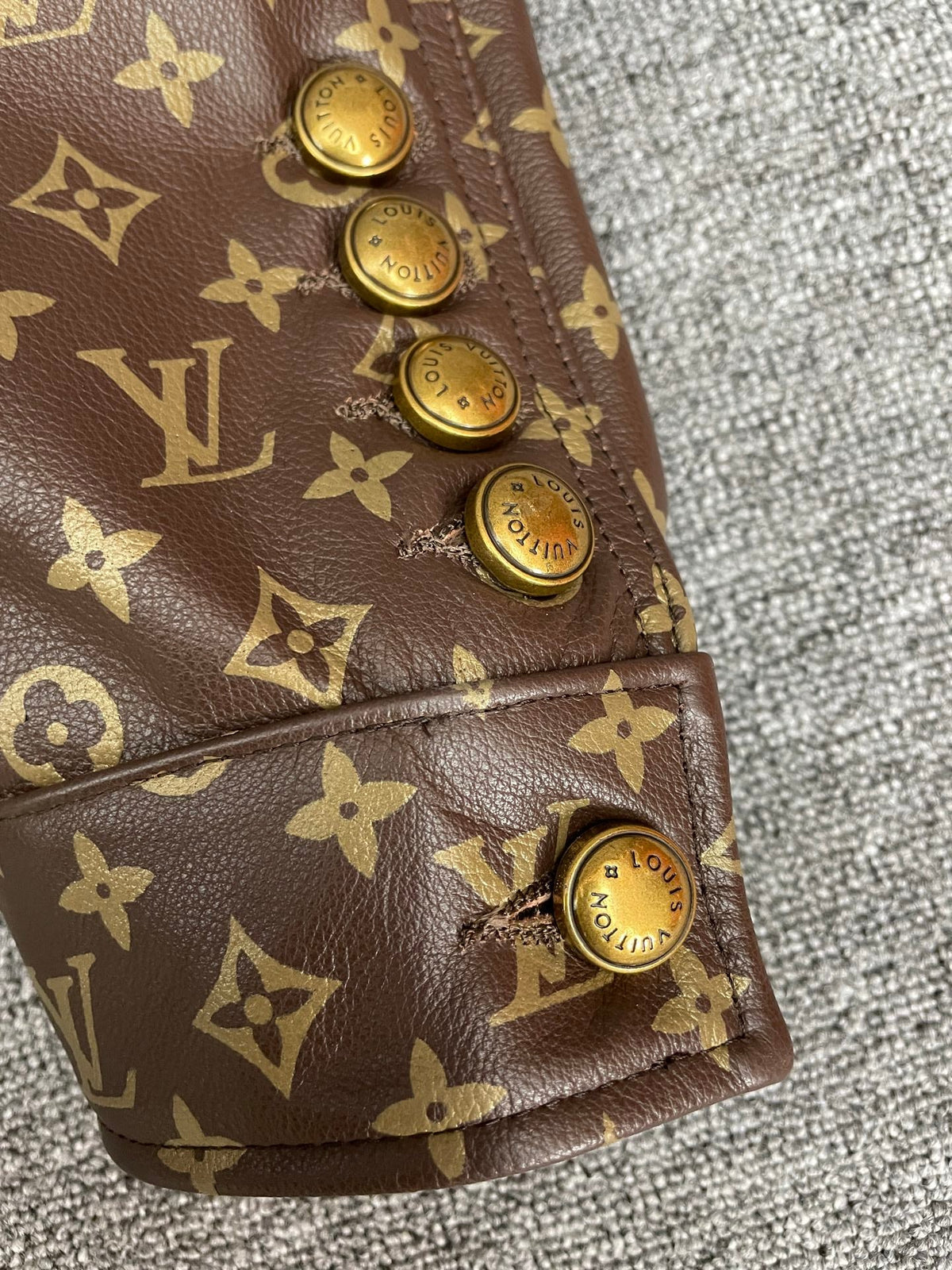 High-End Custom Jacket - 572