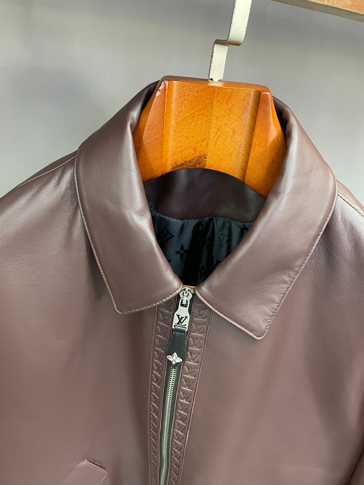 High-End Custom Jacket - 571
