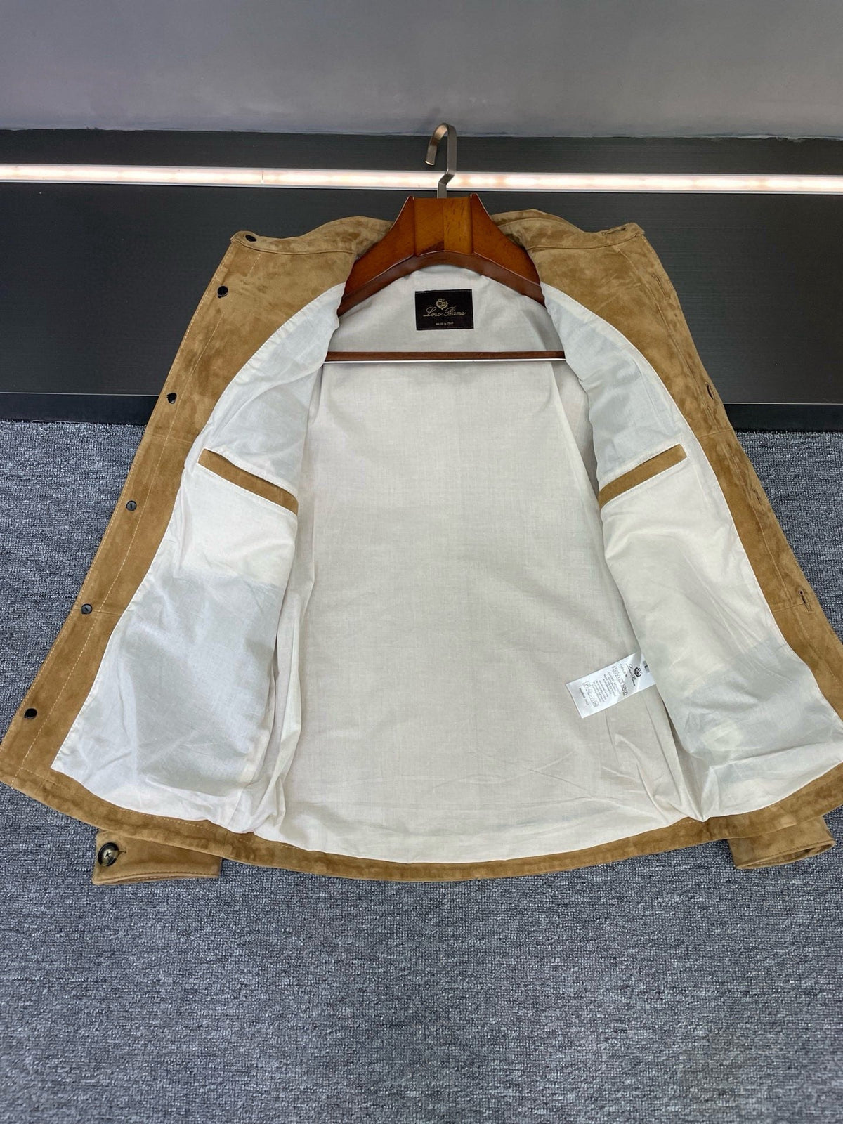 High-End Custom Jacket - 570