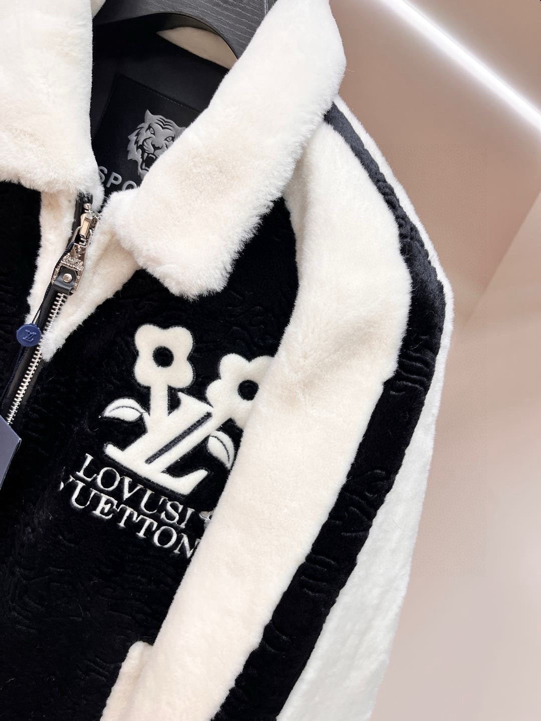High-End Custom Jacket - 647