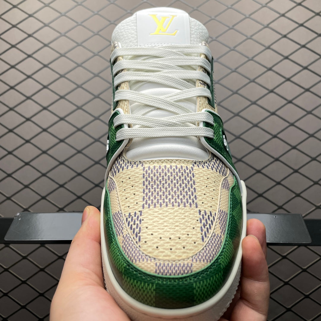 New color matching casual board shoes