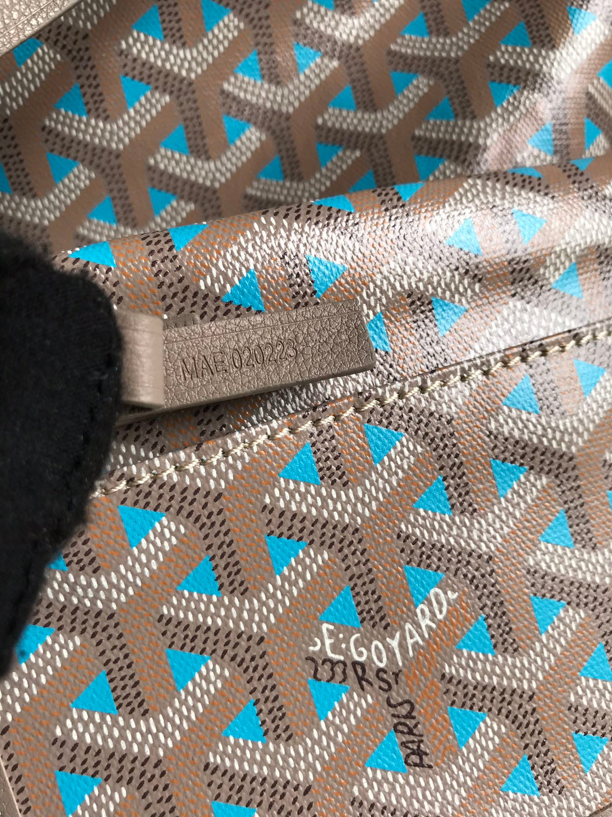 Exquisite leather bags-381