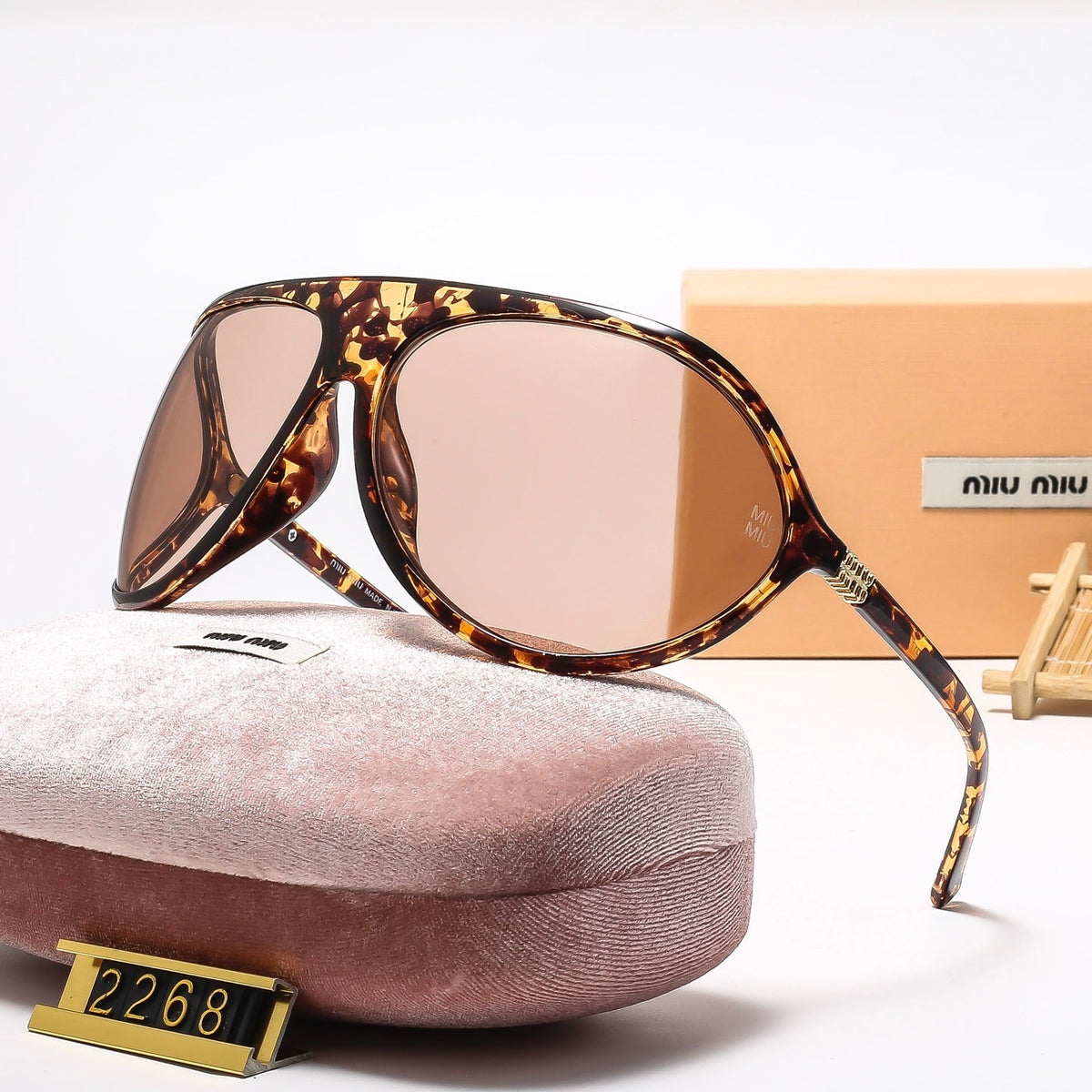 Fashion Eyewear: Elevate Your Style with Exquisite Craftsmanship-557