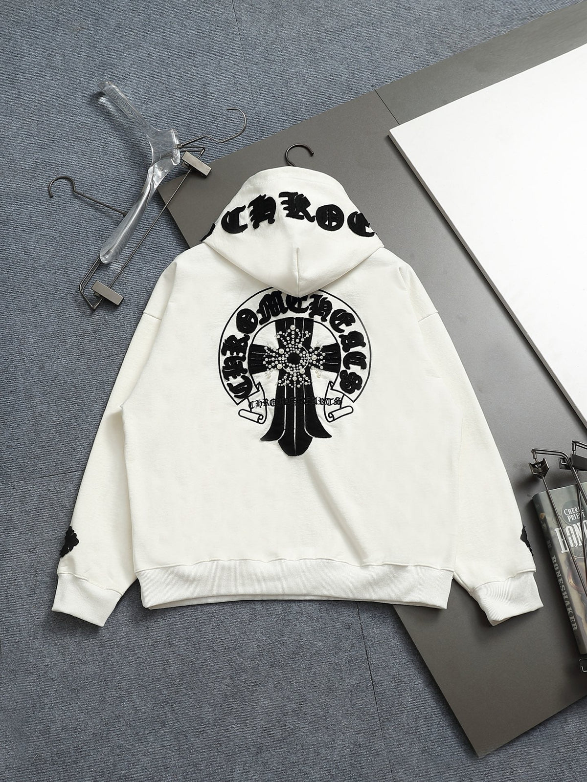 Classic Fit Hoodie-1008