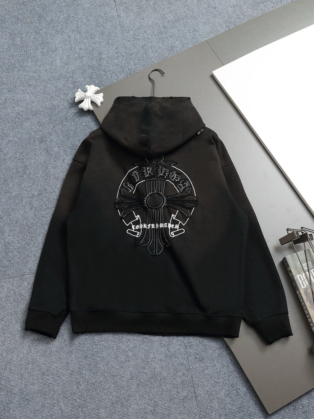 Classic Fit Hoodie-1016