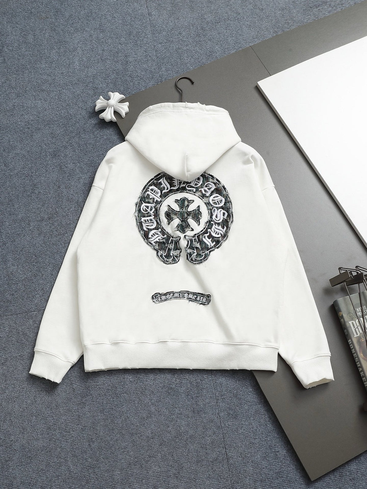 Classic Fit Hoodie-1018