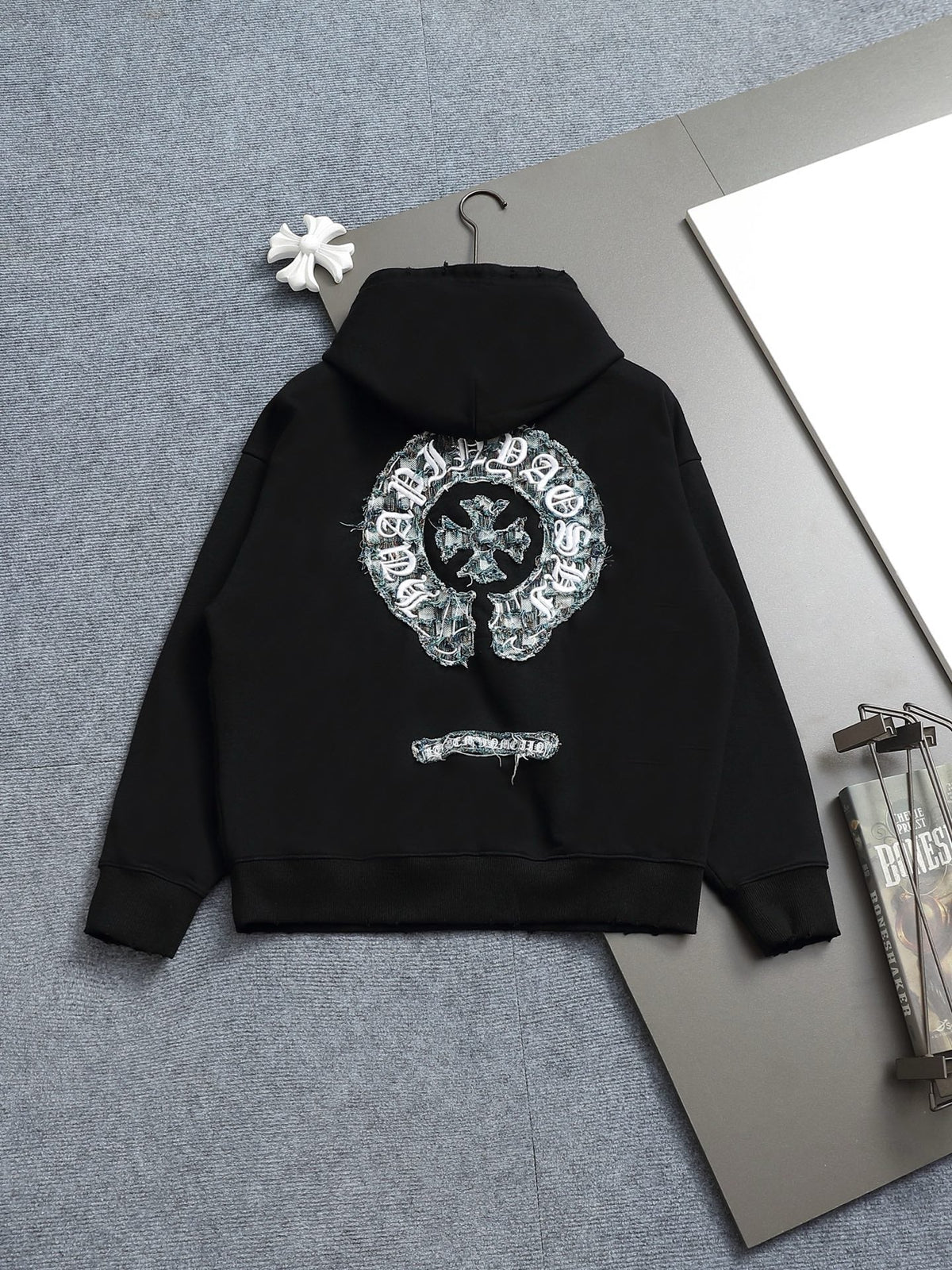 Classic Fit Hoodie-1018