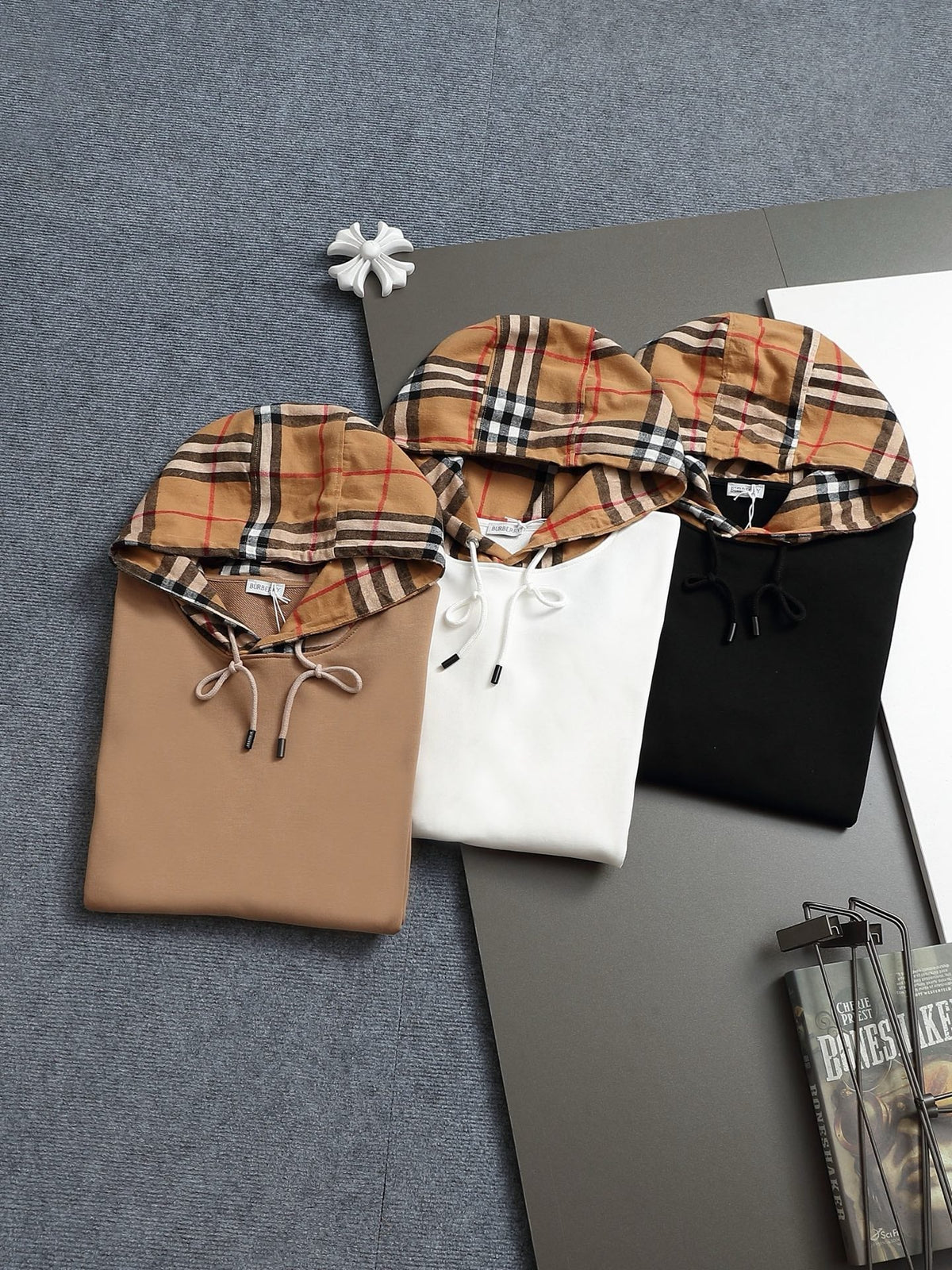 Classic Fit Hoodie-1030