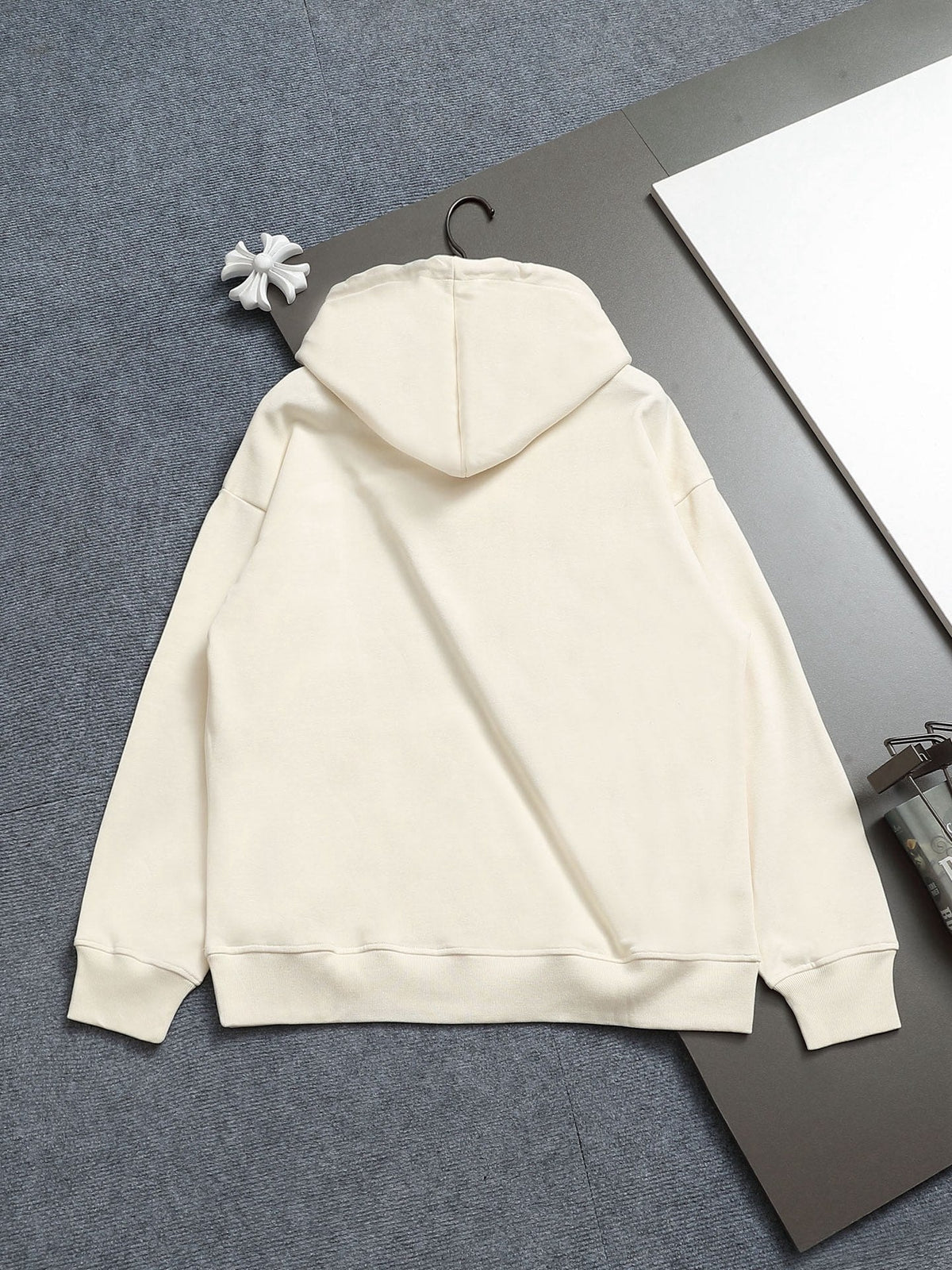 Classic Fit Hoodie-1028