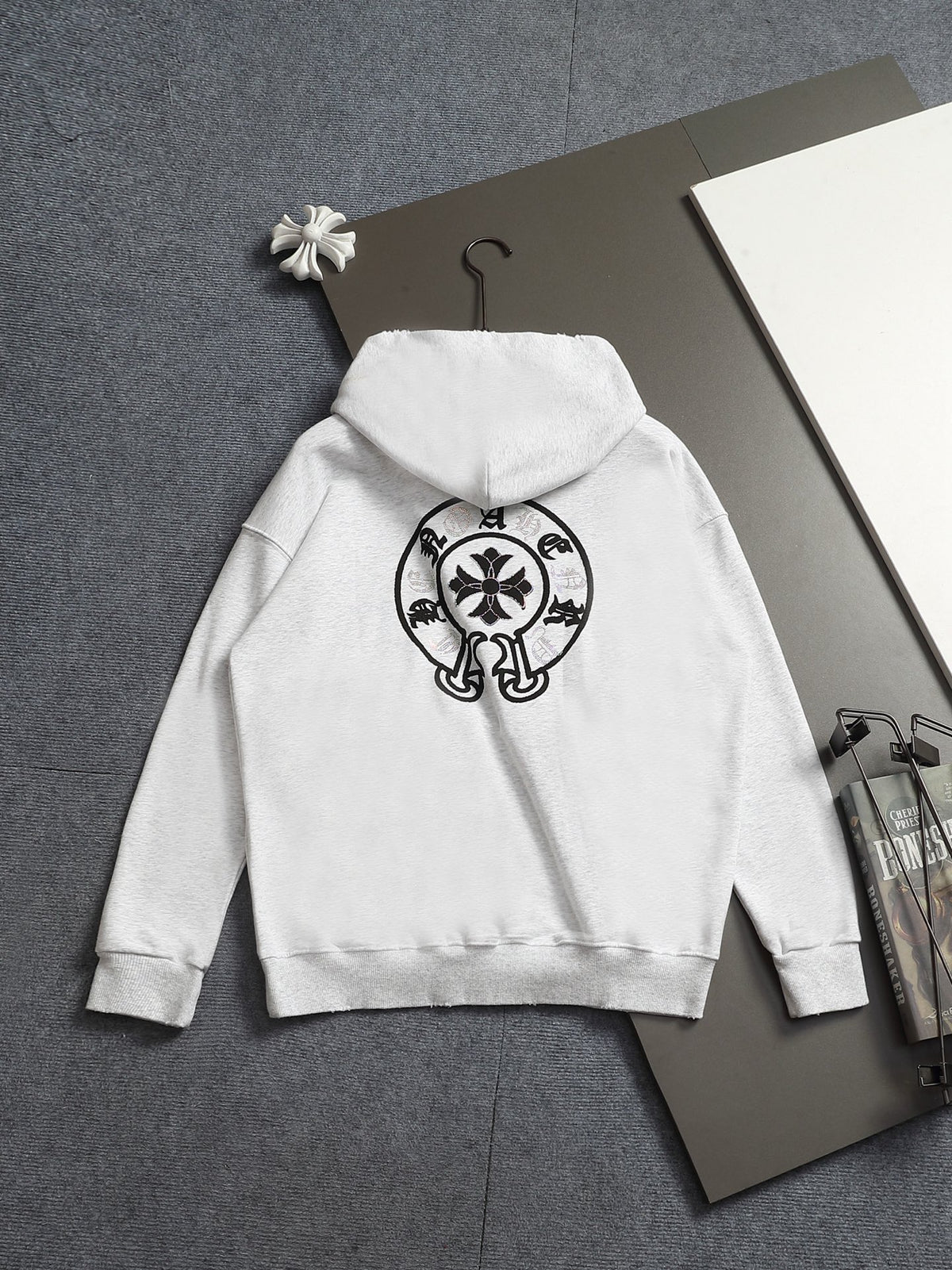 Classic Fit Hoodie-1118