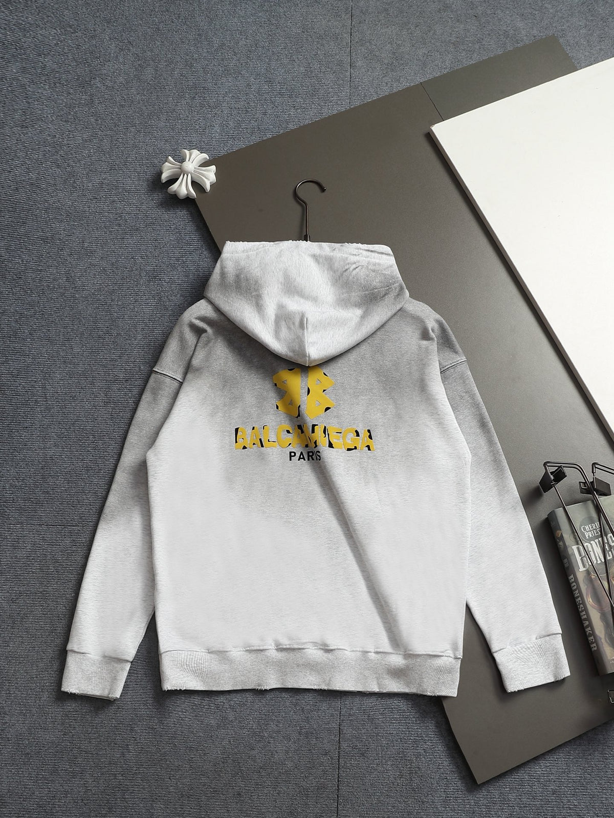 Classic Fit Hoodie-1122