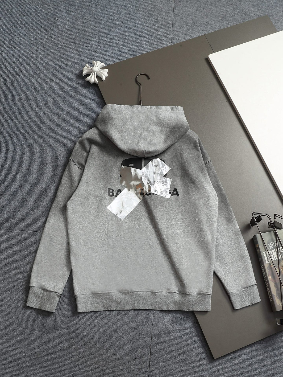 Classic Fit Hoodie-1124