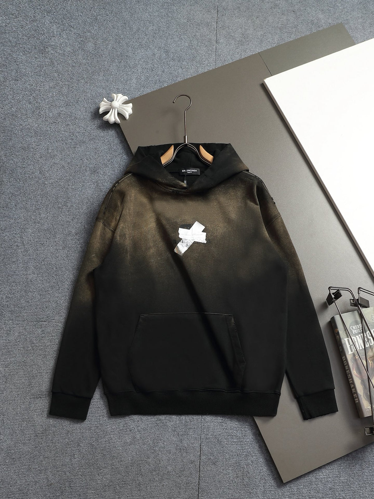 Classic Fit Hoodie-1124