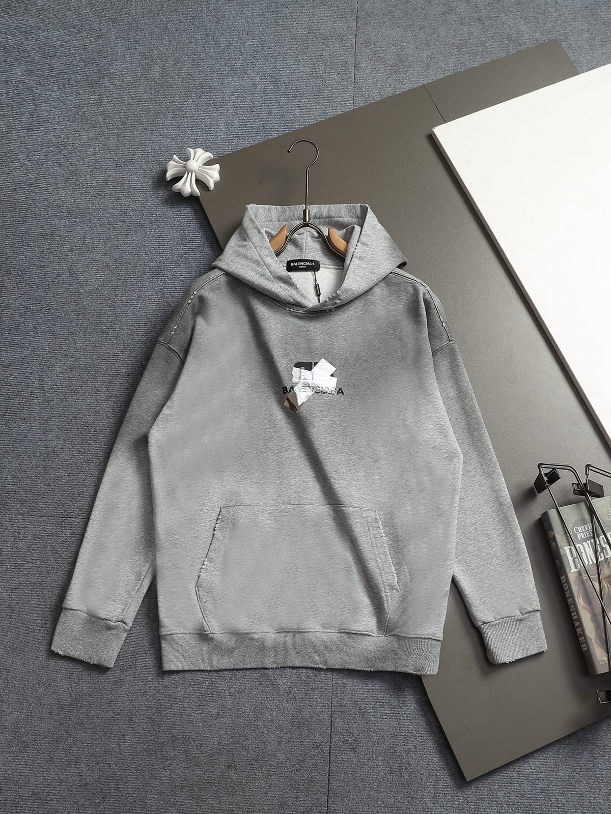 Classic Fit Hoodie-1124
