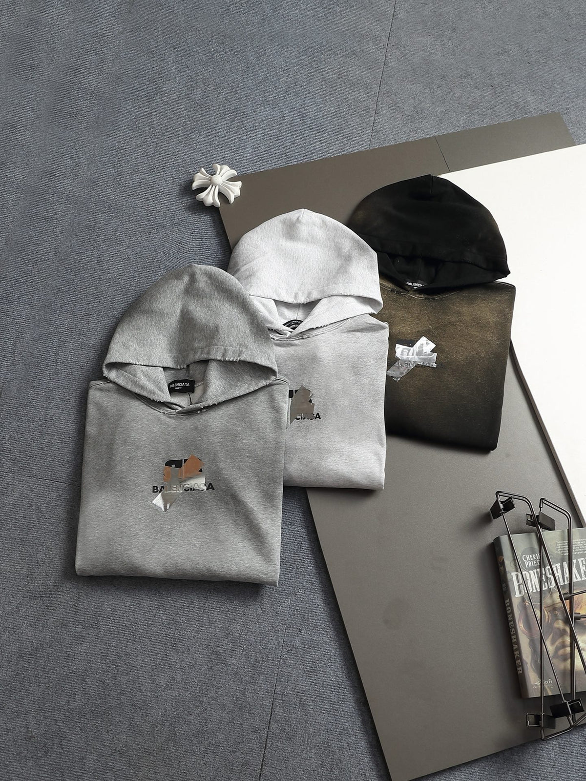 Classic Fit Hoodie-1124