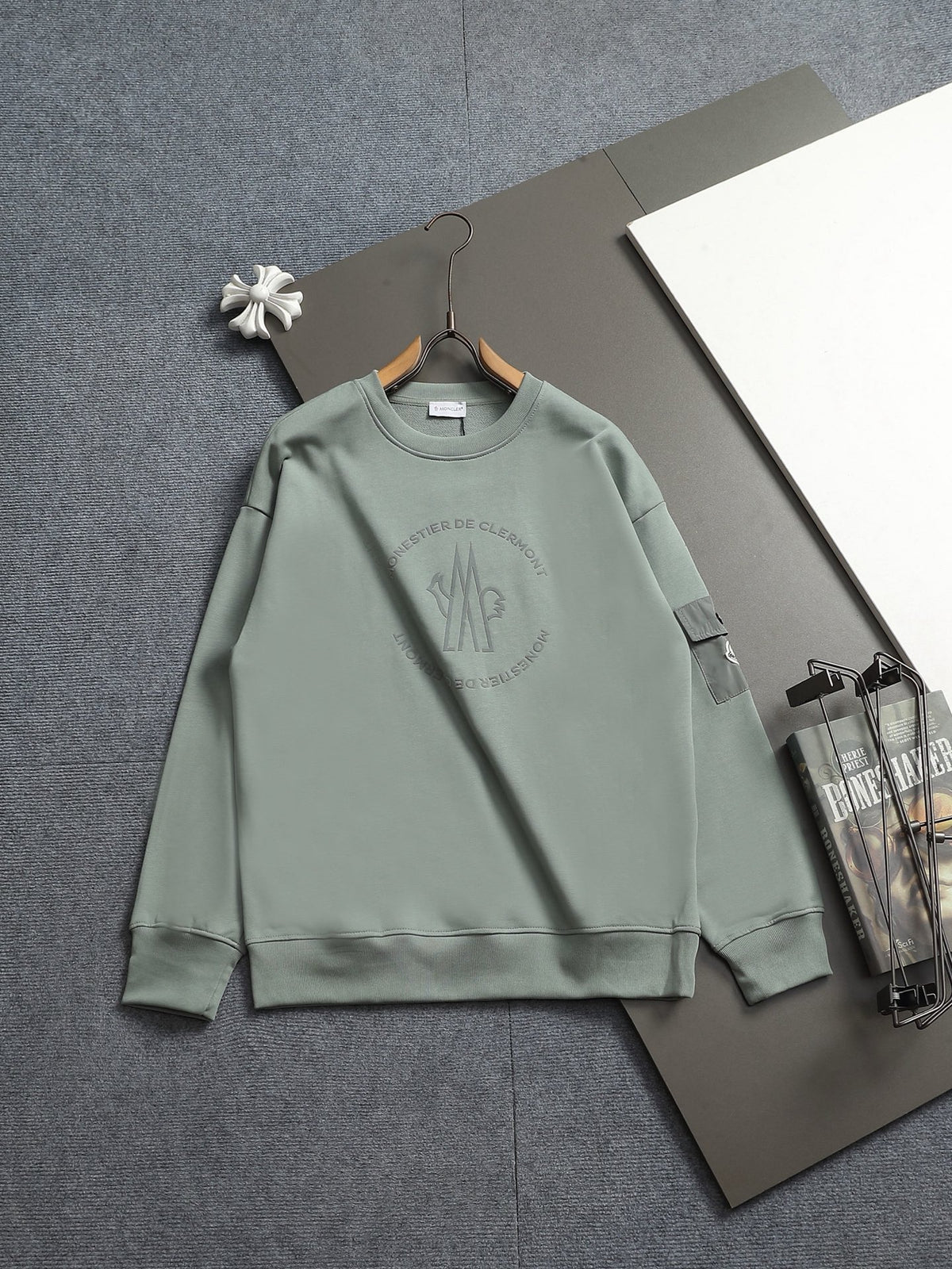 Classic Fashion Sweater-1496